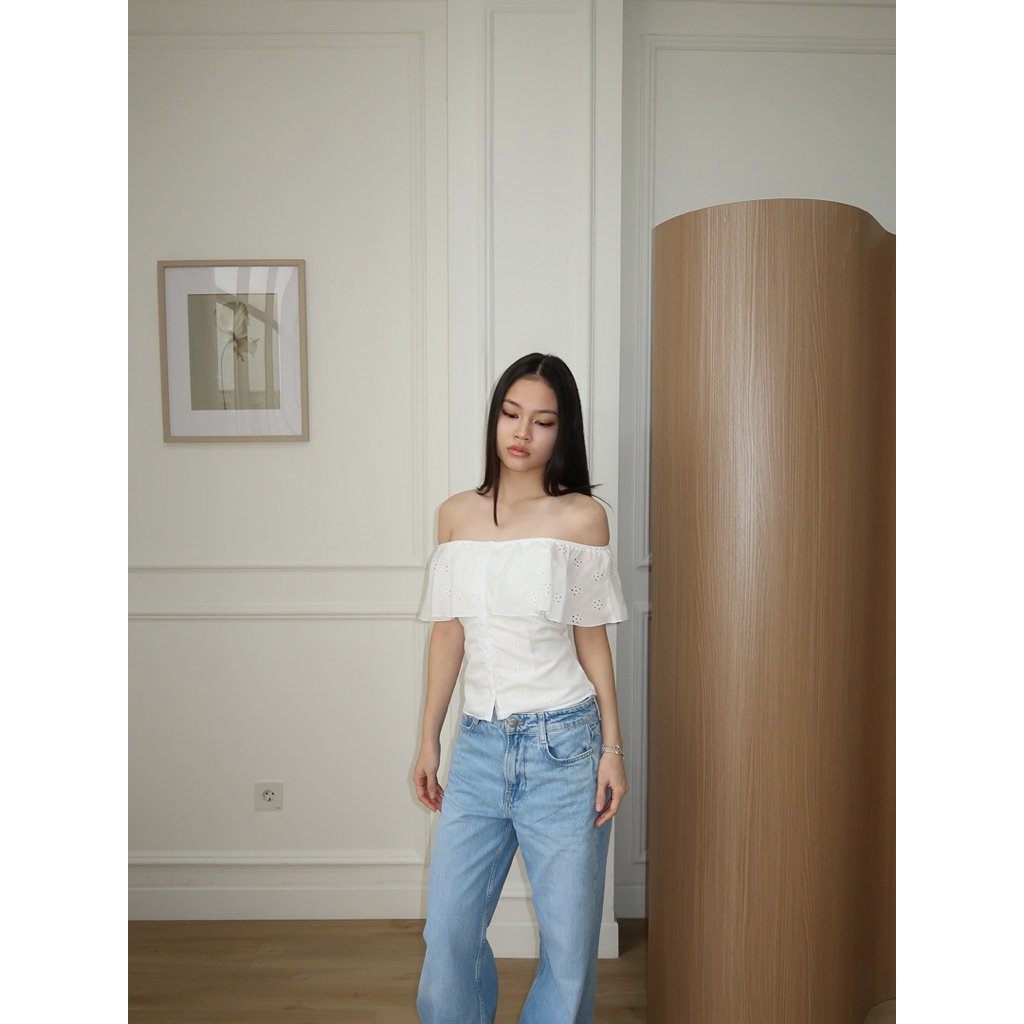 EYELET TOP l NUDETHELABEL - Image 2