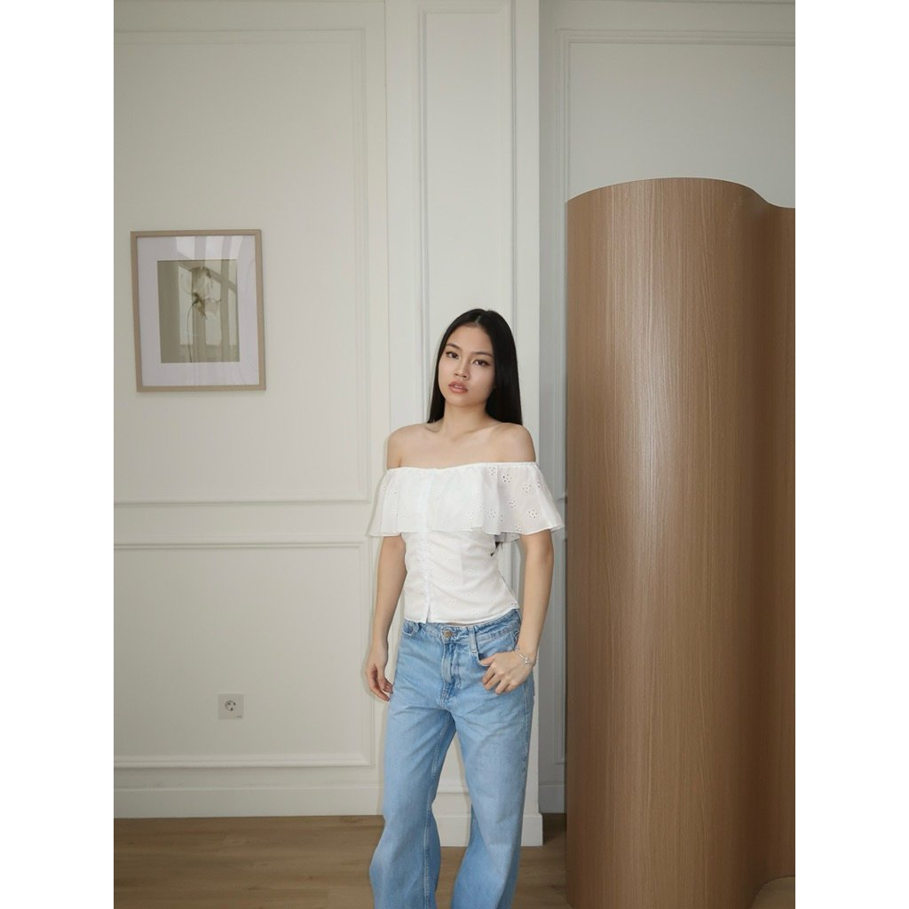 EYELET TOP l NUDETHELABEL - Image 3